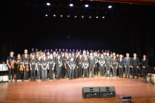 İstanbul Valimiz Sayın Davut GÜL öncülüğümde Enstrümansız Okul Kalmasın Projesi kapsamında  Bülent Ecevit Kültür Merkezinde Yılsonu Konseri düzenlendi