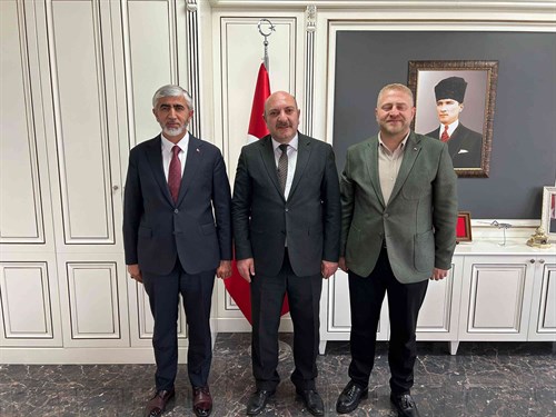 İstanbul Vakıflar 2. Bölge Müdürü Arif ÖZSOY ve Enerji İş Sendikası Genel Başkanı Mahmud ALTUNSOY Kaymakamımız Edip ÇAKICI’yı ziyaret ettiler