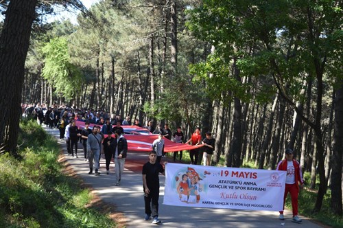 Kartal Gençlik ve Spor ilçe Müdürlüğünün düzenlemiş olduğu Gençlik Yürüyüşü Kaymakamımız Edip ÇAKIC'nın katılımıyla gerçekleştirildi